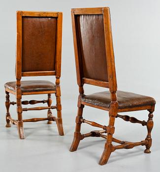 STOLAR, ett par, barock, 1700-talets första hälft.