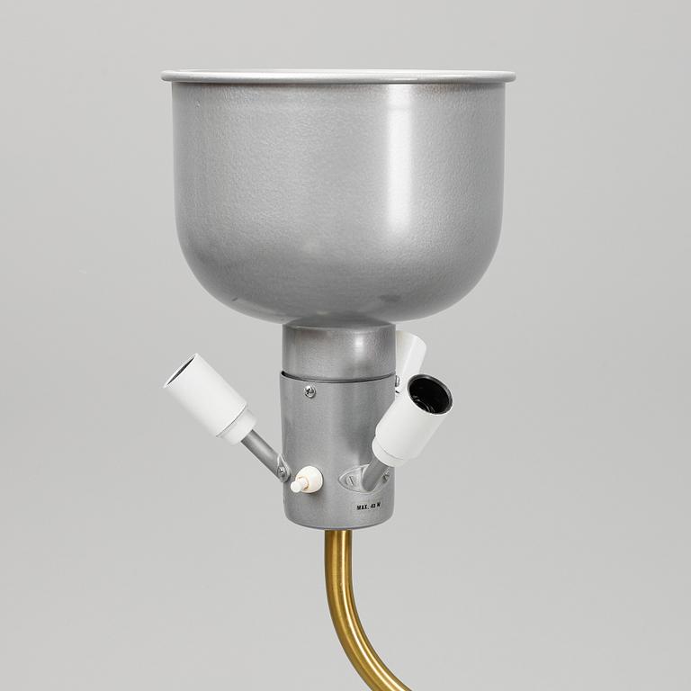 Josef Frank, golvlampa, "Stora Kamelen" modell 2368, Firma Svenskt Tenn, formgiven 1939.