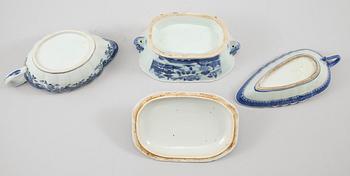 SÅSSNIPOR, 2 st, samt SMÖRTERRIN, porslin, Kina, 1700-tal samt 1800-tal.