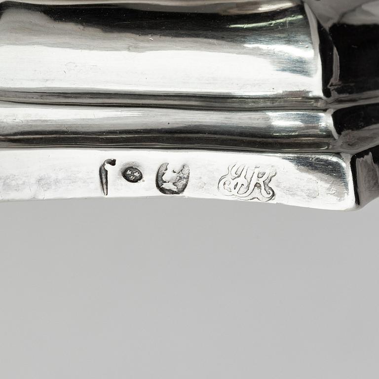 Jonas Thomasson Ronander, ljusstakar, ett par, silver, Stockholm 1754. Senbarock.