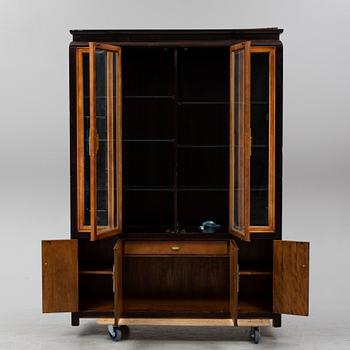 A late 20th century show cabinet.