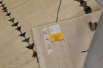 Matta, Marocko, ca 293 x 250 cm.