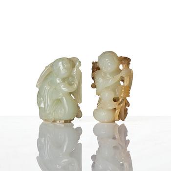Figuriner, två stycken, jade. Qingdynastin, 1800-tal.