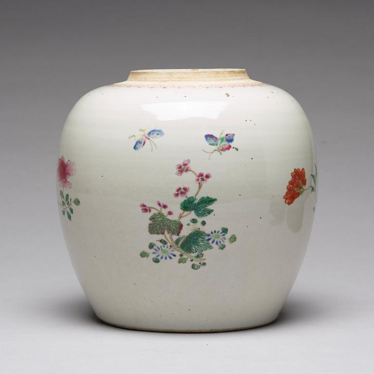 A famille rose jar, Qing dynasty, Qianlong (1736-95).