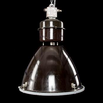 TAKLAMPA, industrimodell, Tjeckoslovakien 1900-talets andra hälft. Tot. höjd inkl. ked 139 cm.