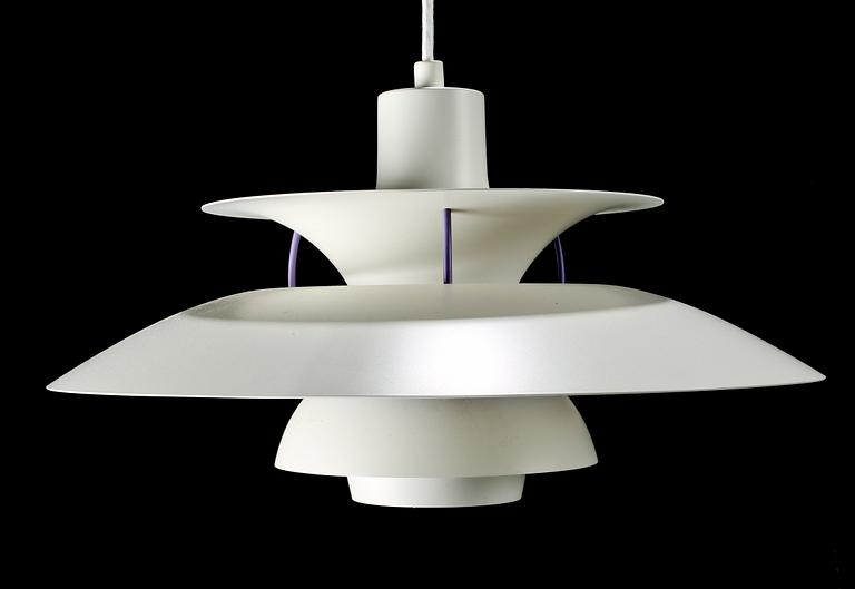 TAKLAMPA, "PH 5", Poul Henningsen för Louis Poulsen, Danmark. Höjd ca 28 cm.