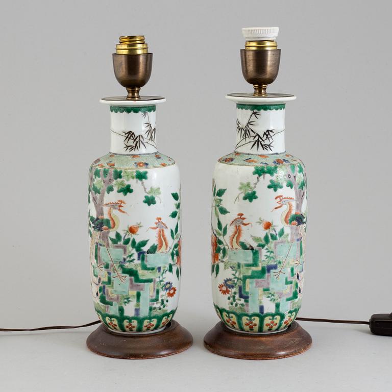 A PAIR OF CHINESE PORCELAIN TABLE LAMPS, 20th century.