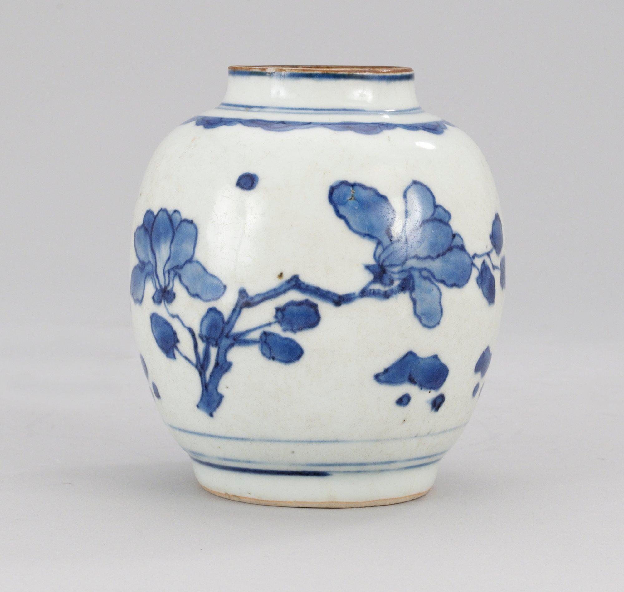 KRUKA, porslin. Ming dynastin.