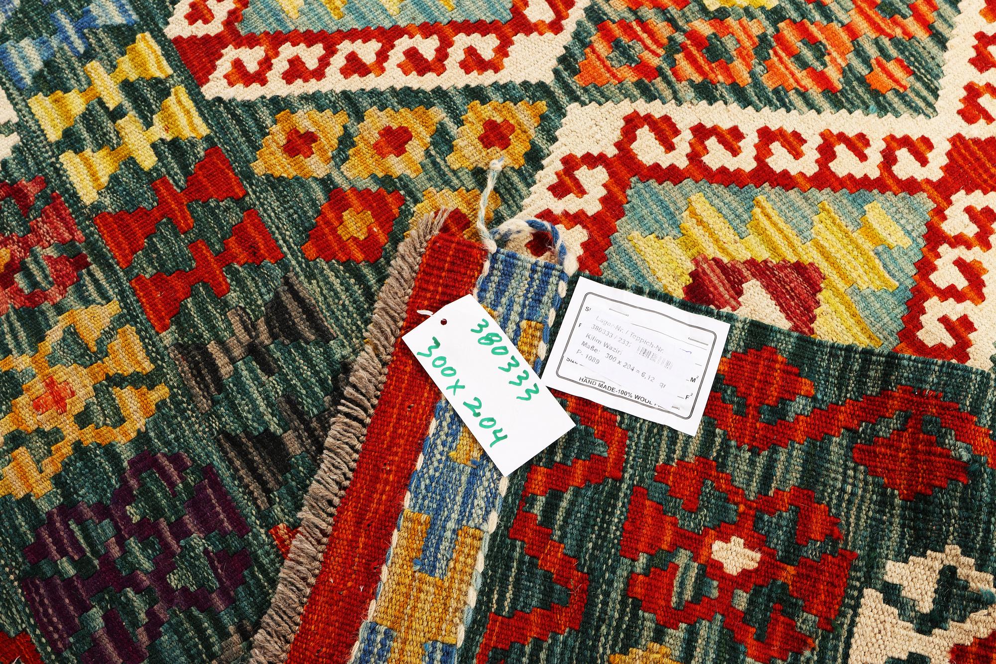 Matta, kelim, ca. 300 x 204 cm.