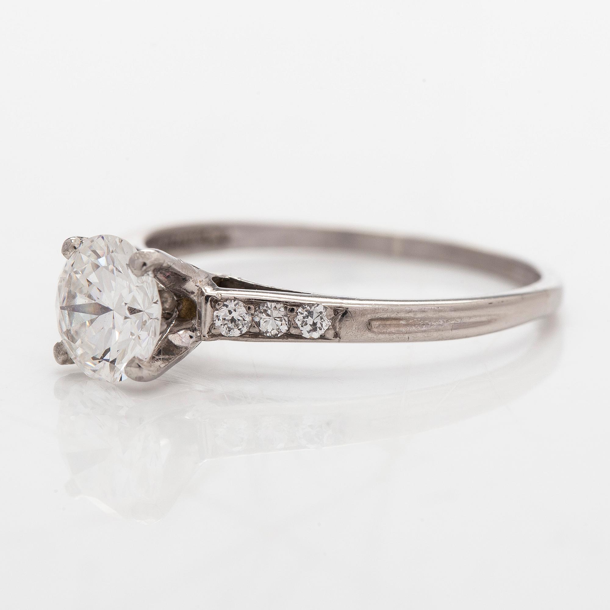 Tiffany & Co, ring, palladium med briljantslipade diamanter.