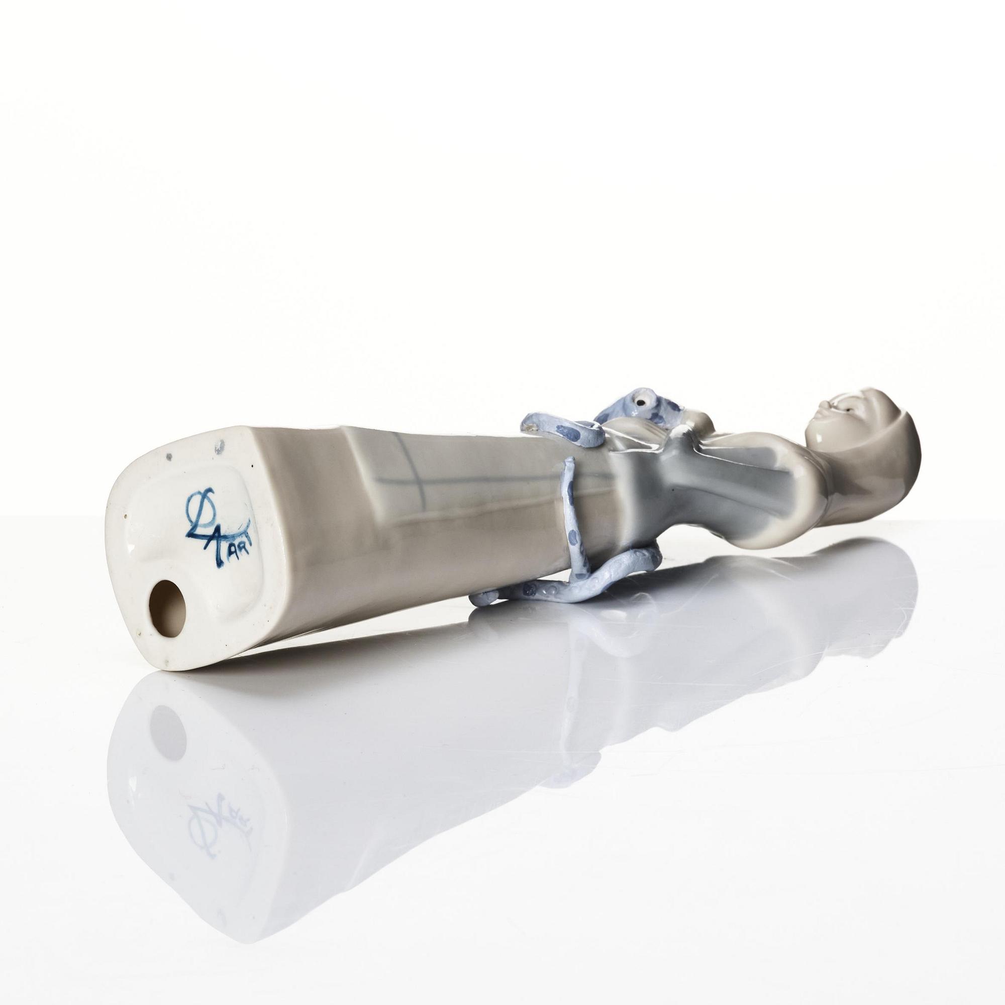 Ola Niklasson, Två kvinnor med prickiga bläckfiskar.