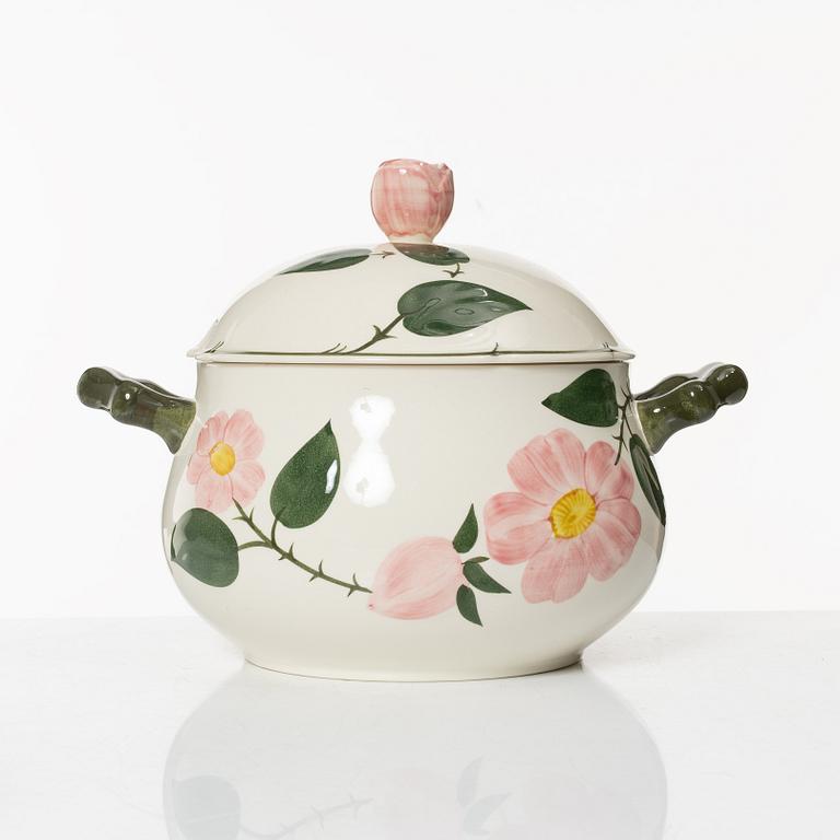 A 110-piece 'Wild rose' porcelain tea and dinner service, Villeroy & Boch, Germany.