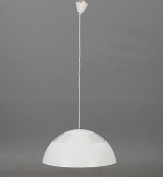 TAKLAMPA, "AJ-pendel", Arne Jacobsen för Louis Poulsen.
