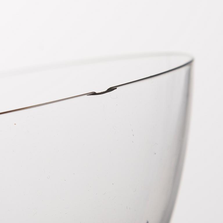 A 124-piece set of 'Tapio' glassware for Iittala.