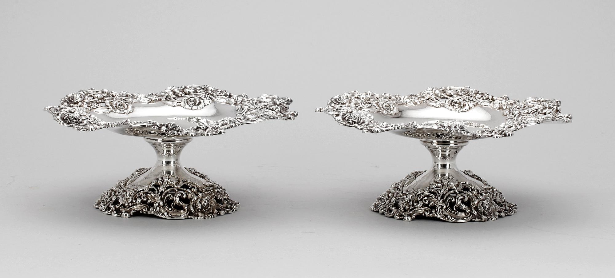 SKÅLAR, ett par, sterlingsilver, rokokostil, stämplad Black Starr & Frost. 1900-talets mitt. Vikt 1099gram.