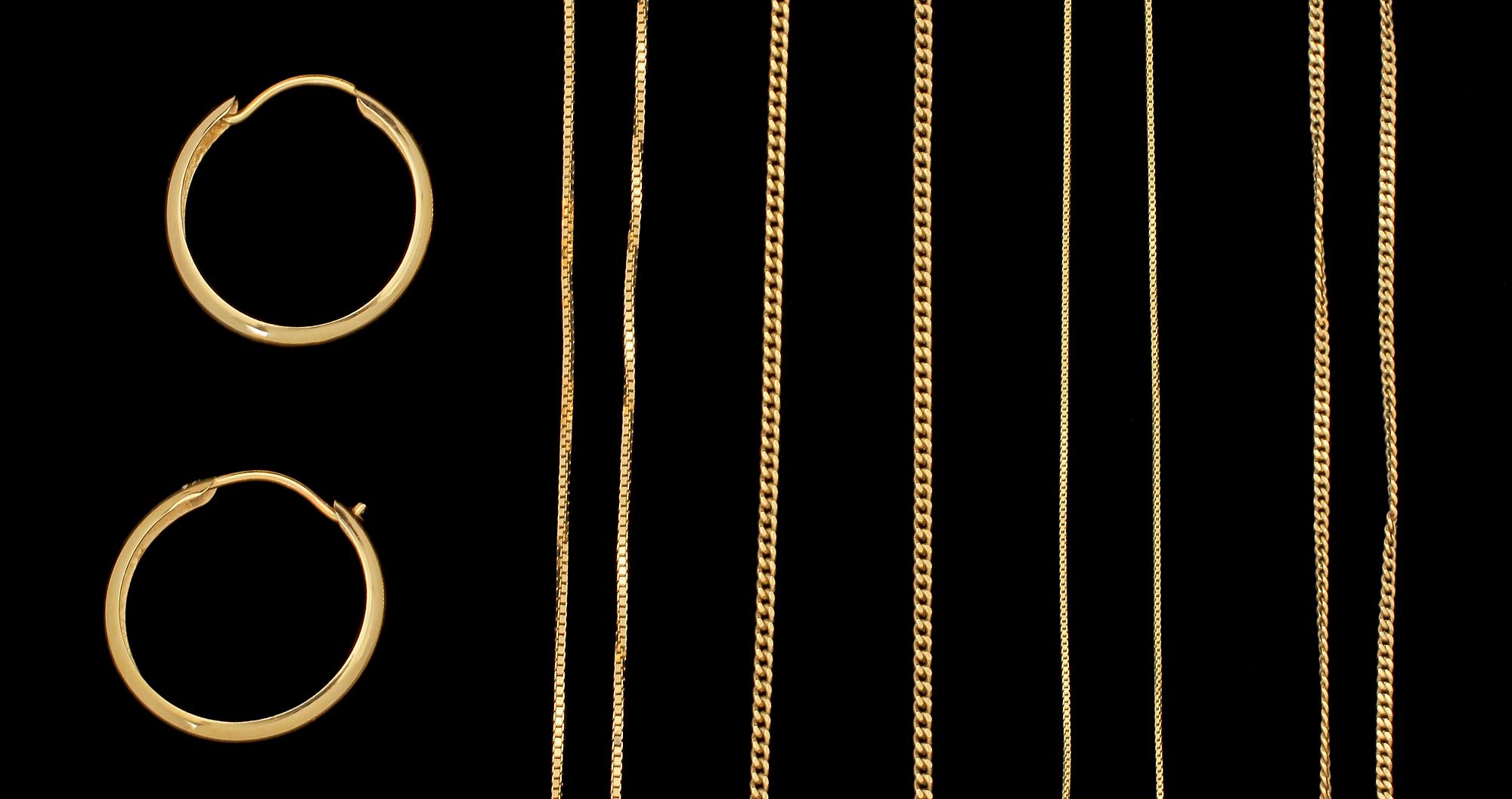 KEDJOR, 4 st, samt ÖRHÄNGEN, ett par, 18k guld resp 14k guld 1900-tal. Tot vikt 7 g.