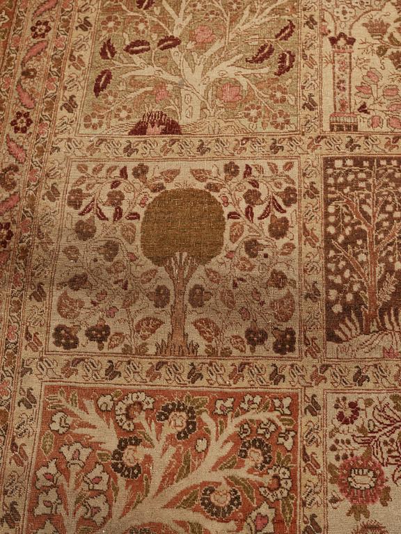 Matto, Antique Tabriz, ca 377-386 x 278,5-283,5 cm.