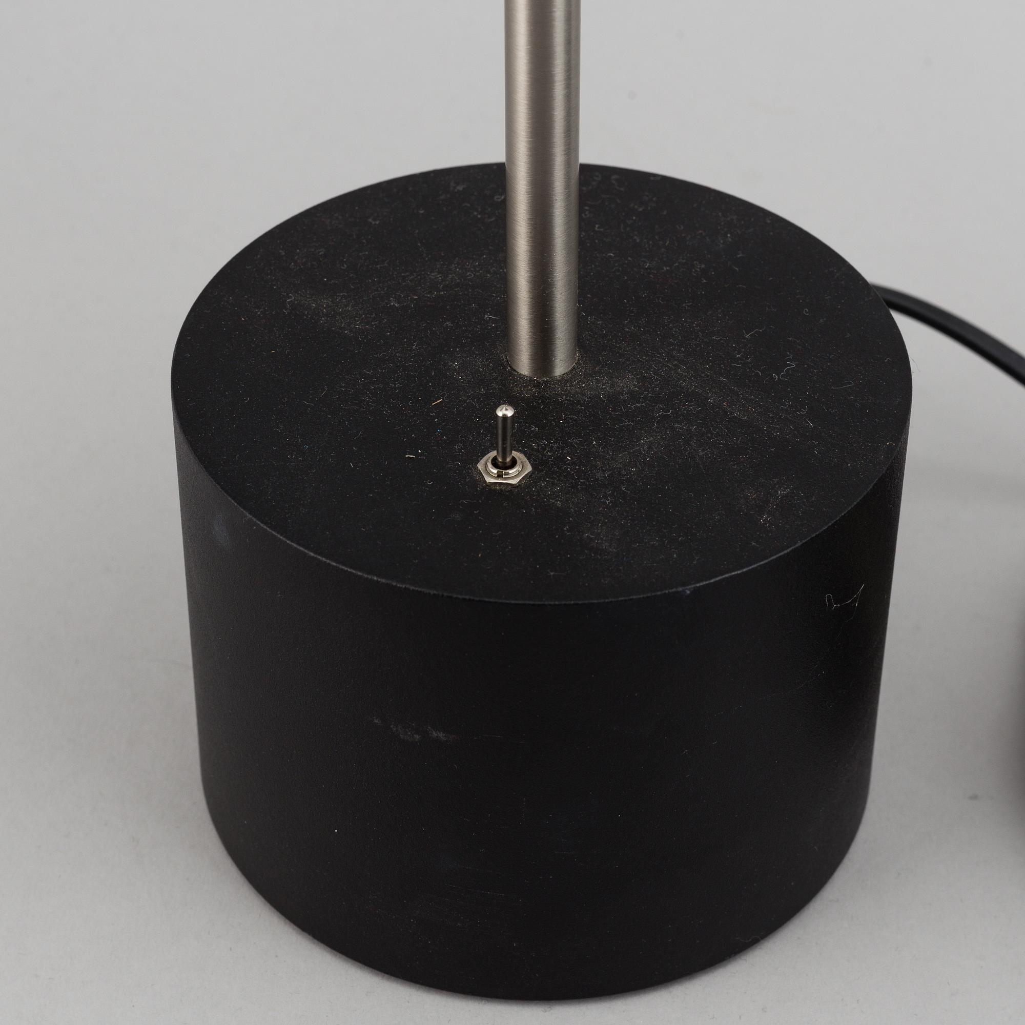 A pair of 'Suma' table lamps by Santa & Cole.