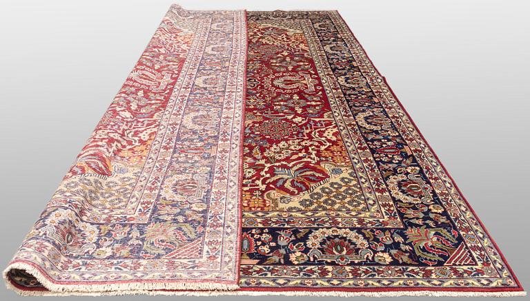 A carpet, Najafabad, ca 448 x 287 cm.