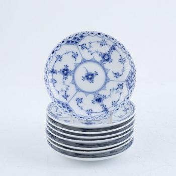 Service parts, 21 pieces, porcelain, "Musselmalet", full and half lace, Royal Copenhagen, Denmark.