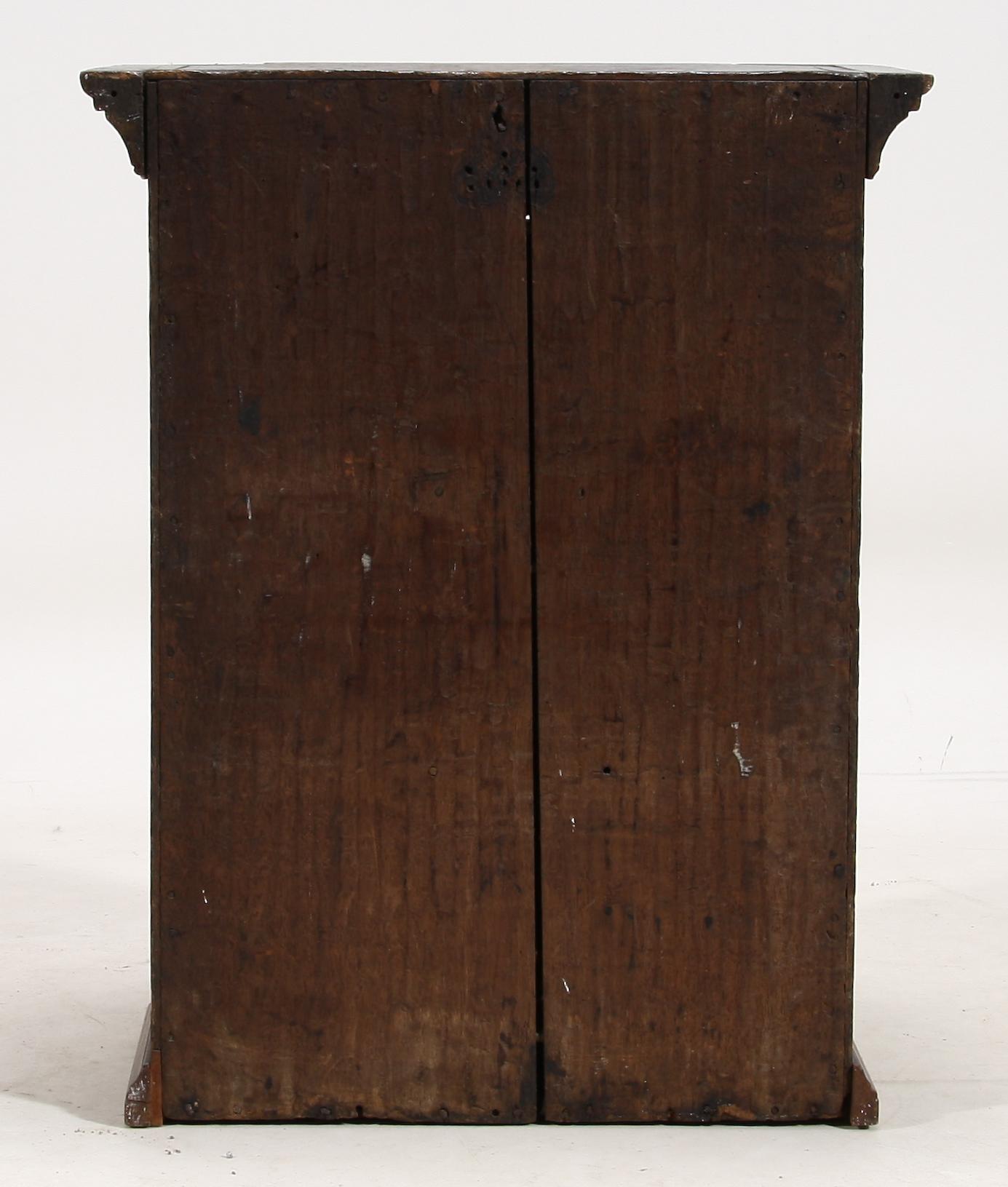 VÄGGSKÅP, 1700-tal.