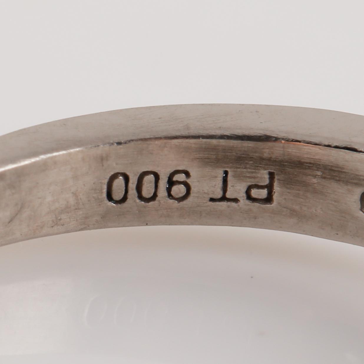 RING, platina med gammalslipad diamanter samt 8 briljantslipade diamanter ct. Vikt 5,0 gram.