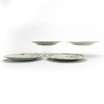 A set of four Chinese dinner plates, Qing dynasty, Qianlong (1736-95).
