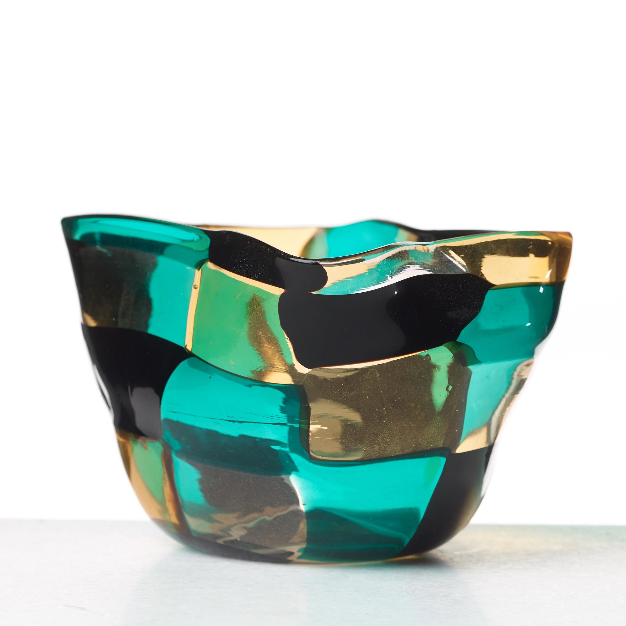 Fulvio Bianconi, a "pezzato" glass bowl, Venini, Murano Italy 1950-60's.