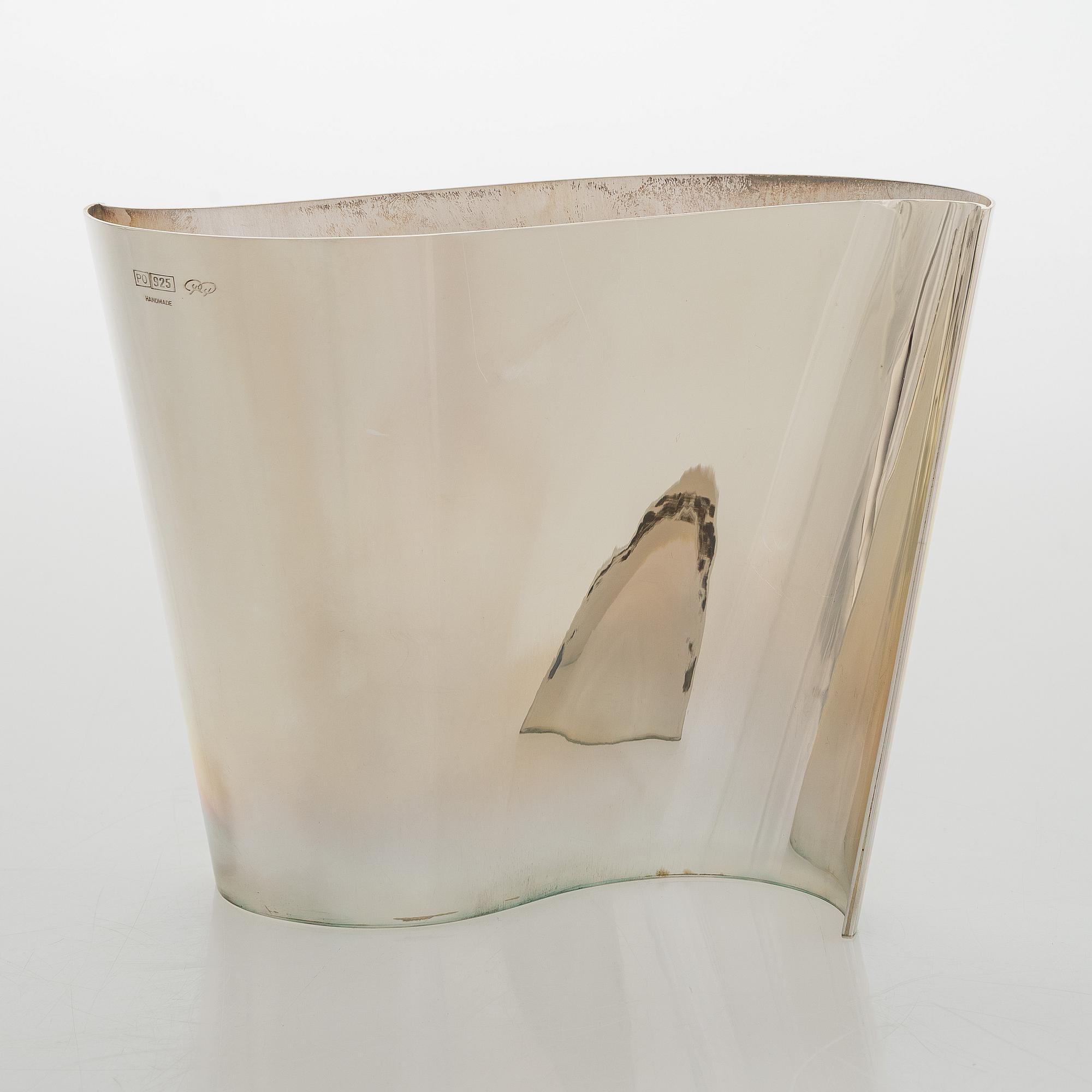 Pekka Piekäinen, vas, sterlingsilver, "Finlandia", Platinoro, Åbo.