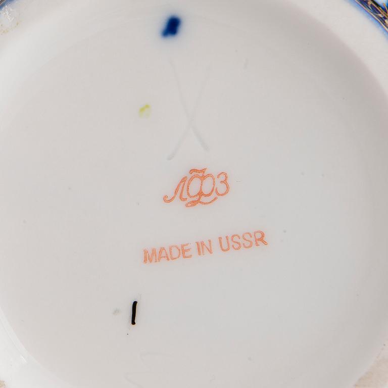 A 7-piece 'Cobalt Net' tea set in porcelain from Lomonosov, USSR.