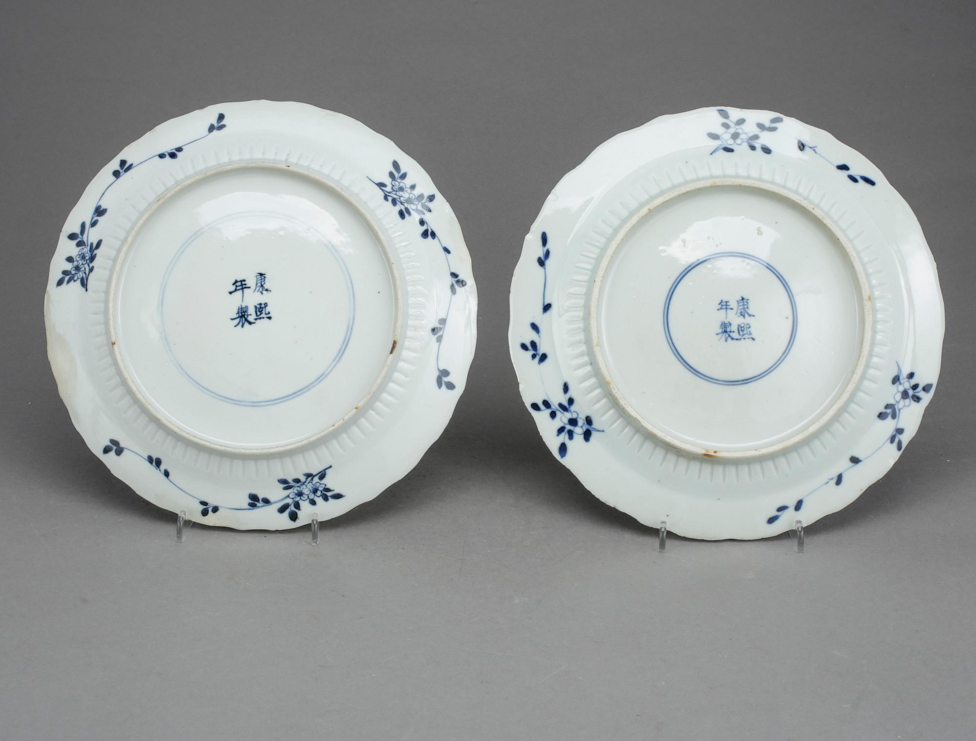 FAT, ett par snarlika, porslin, Kina, Qingdynastin, Kangxi (1662-1722).