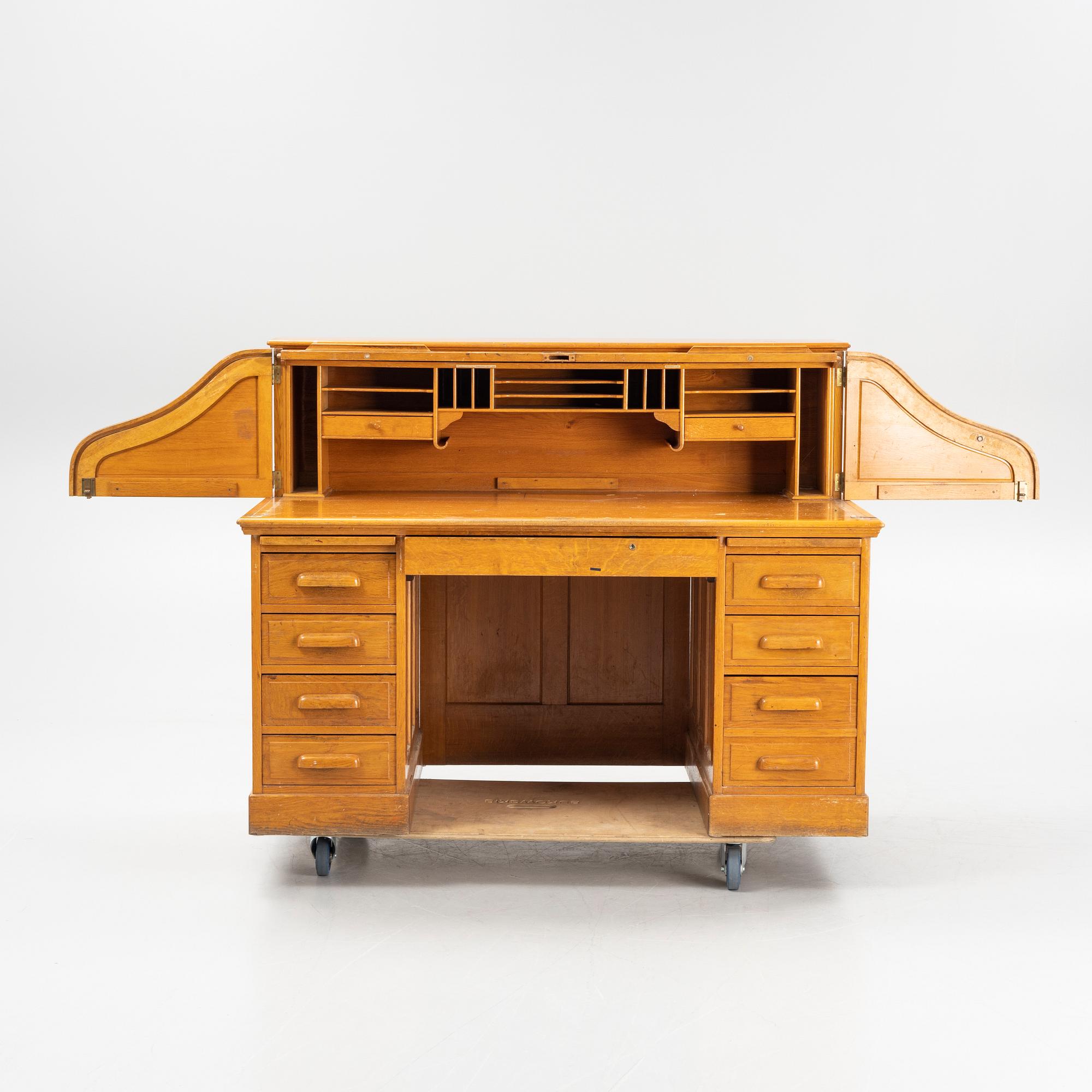 A Jugend roll-top desk, early 20th century.