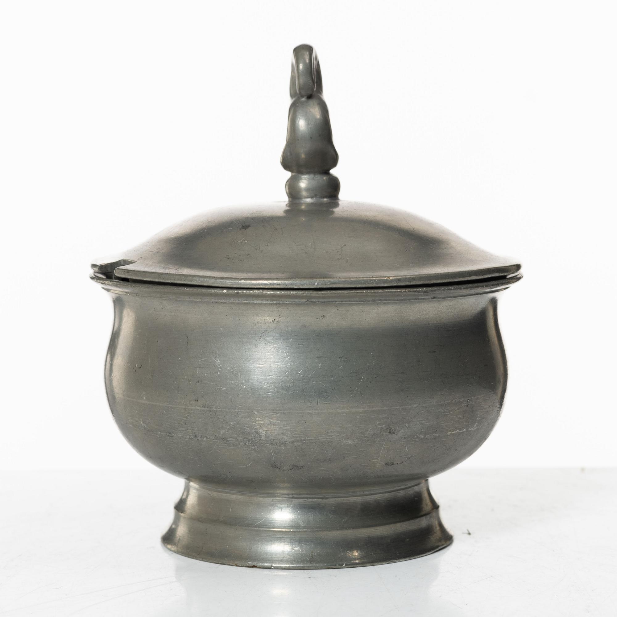 Firma Svenskt Tenn, Svenskt Tenn, a pewter sugar bowl with lid, Stockholm 1925, model A 37, signed Estrid Erikson.