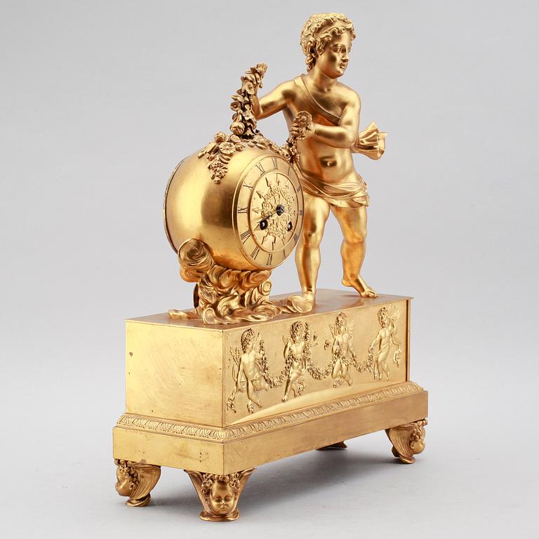 BORDSPENDYL, förgylld brons, Frankrike, 1800-talets andra hälft.