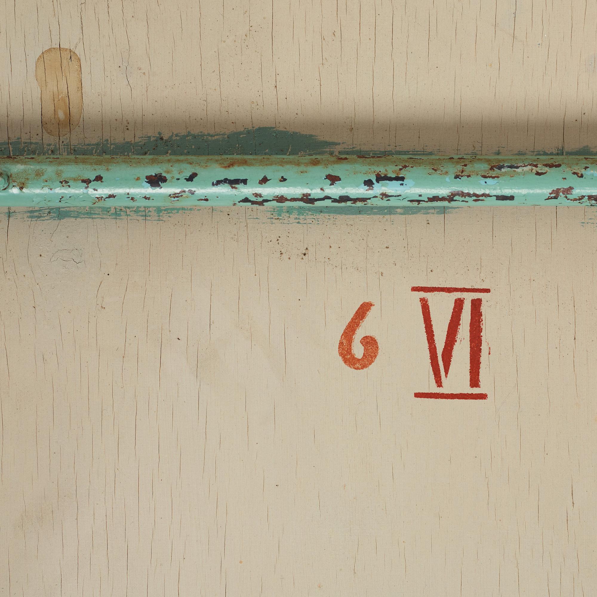Alvar Aalto, a green lacquered side table, Aug. Louhen Rautasänkytehdas ja Valimo Oy, Åbo ca 1932, for Paimio, Finland.