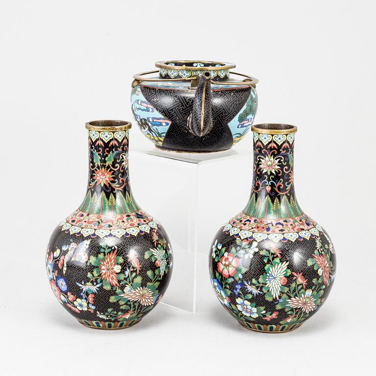 Vases, a pair, and jug, cloisonne. China, 1900s.