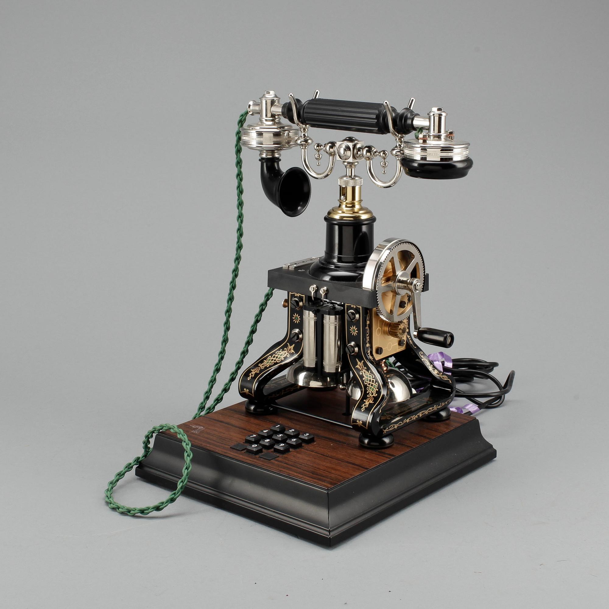 BORDSTELEFON, jubileumsmodell efter "Taxen", LM Ericsson, 1900-talets senare del.