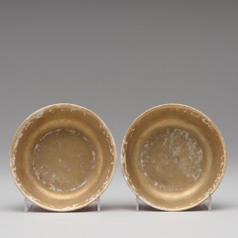 A pair of faux bois bowls, Qing dynasty, Qianlong (1736-95).