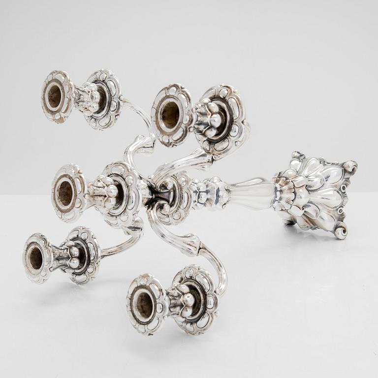 Kynttelikkö, hopeaa, Kultakeskus, Hämeenlinna 1965.