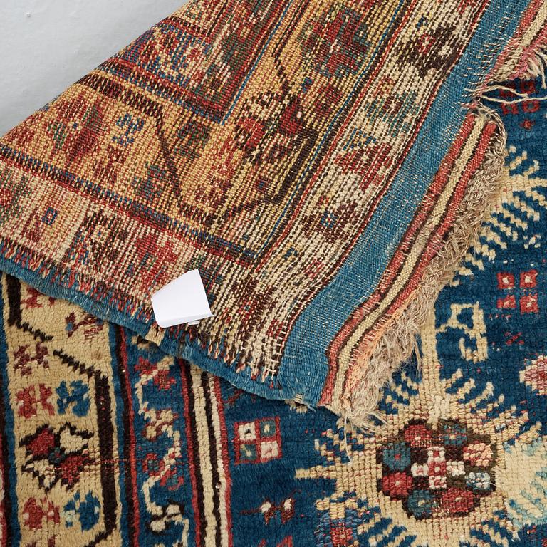 A RUG. An antique Anatolian, probably Megri. 185,5 x 137 cm (as well as one end with six cm flat weave).