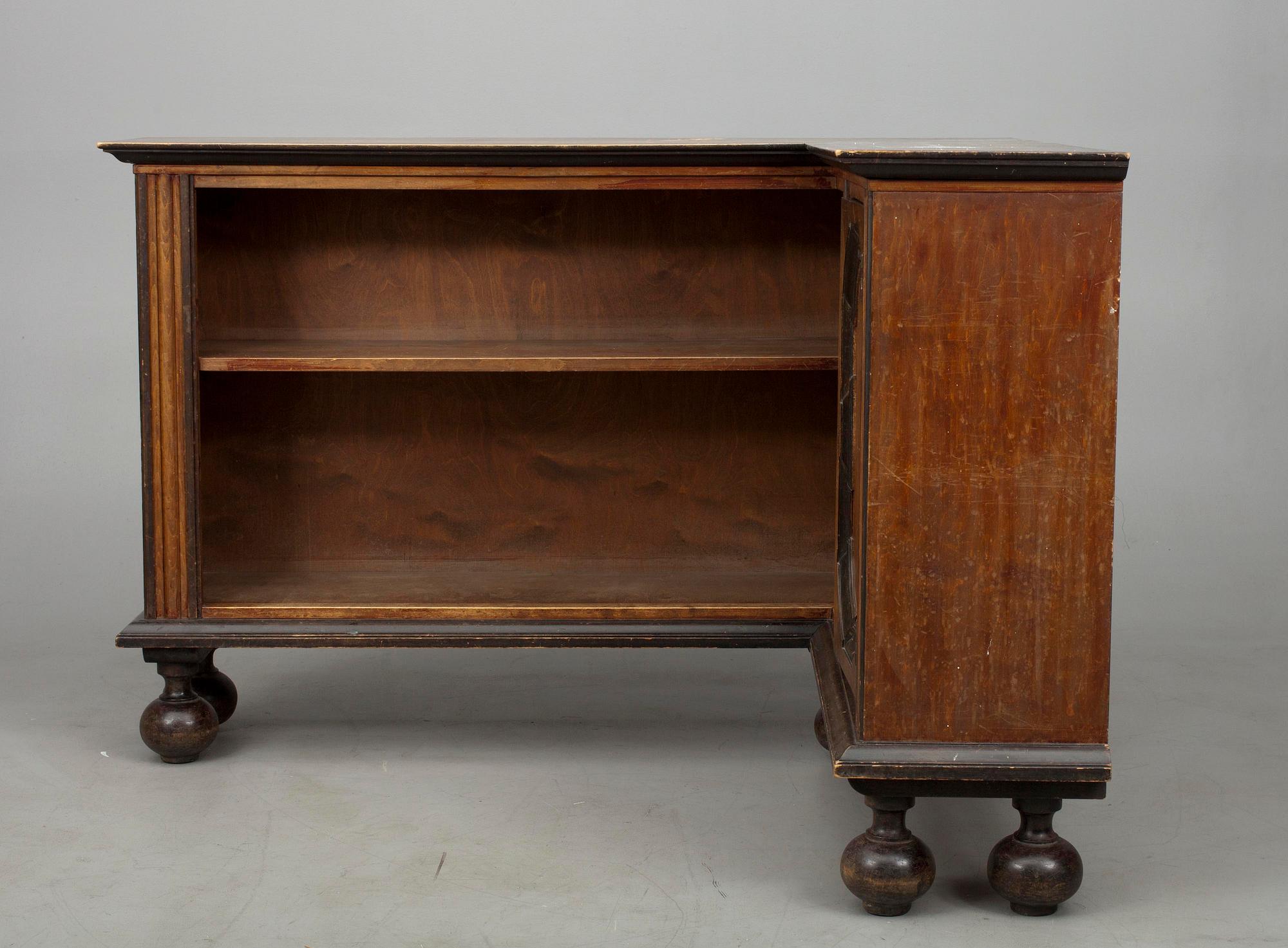 HÖRNHYLLA, barockstil, 1900-talets början.