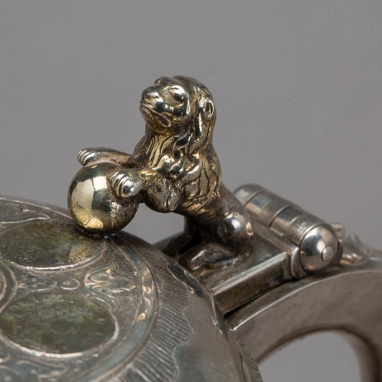 Peter Peteren, Bergen  omkring 1800, Dryckeskanna, silver.