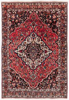 A Bakhtiari carpet, c. 310 x 210 cm.