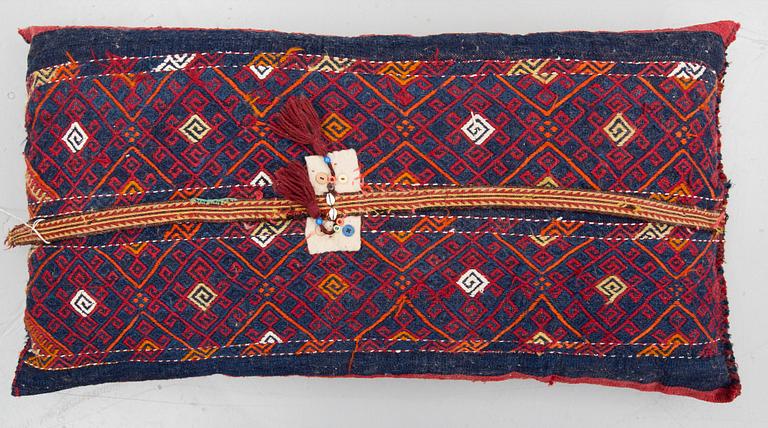 KUDDE, Old orientalisk, ca 120 x 64 cm.