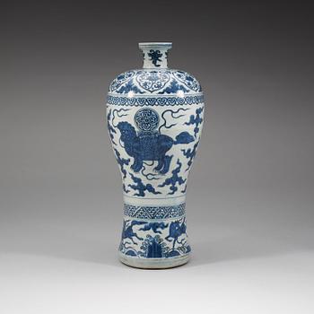 A large rare blue and white Meiping vase, Ming dynasty, Wanli (1572-1620).