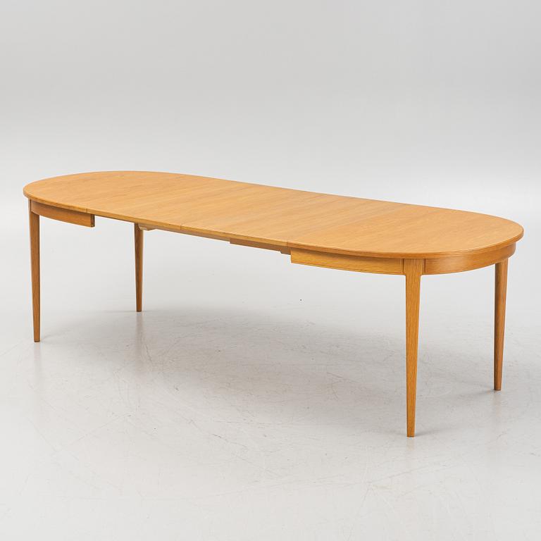 Carl Malmsten, a 'Herrgården' dining table, Bodafors. second half of the 20th century.