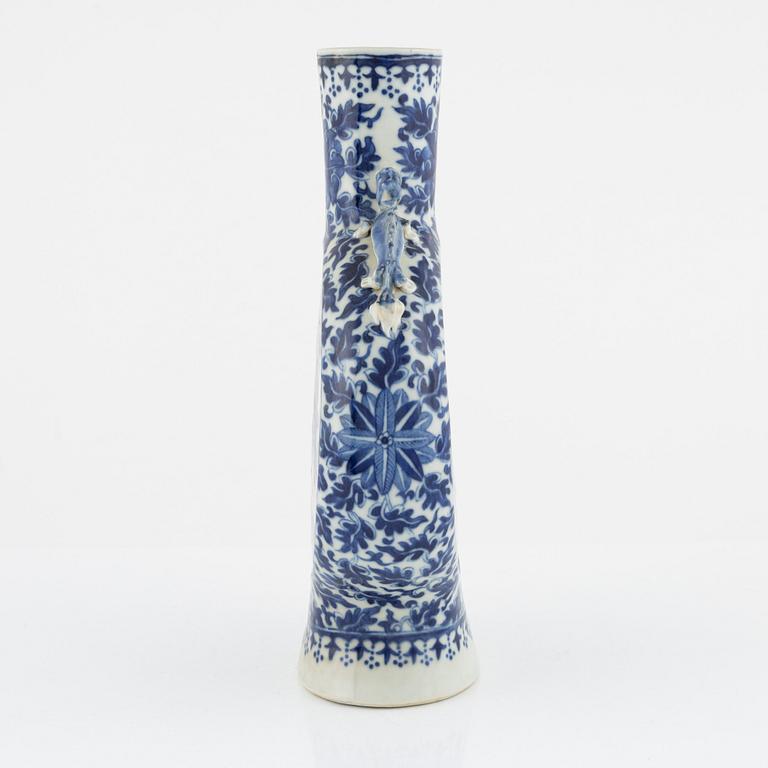 A blue and white moon flask, China, 19th century.