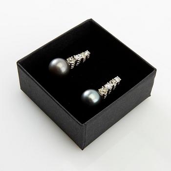 Earrings, a pair of 18K white gold with diamonds and cultured pearls.