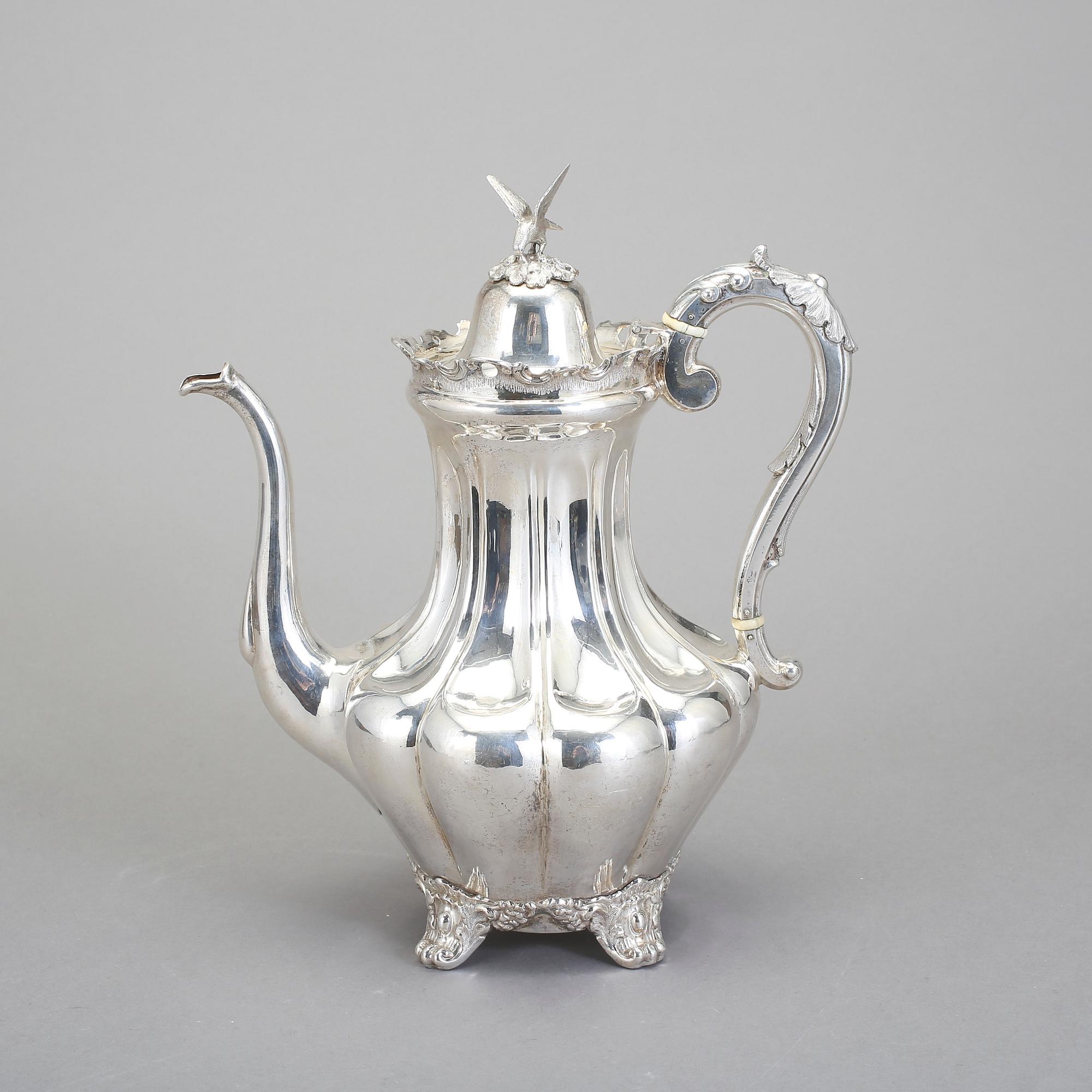 KAFFEKANNA, silver, nyrokoko, Stockholm, 1855. Vikt ca 1035 gram.