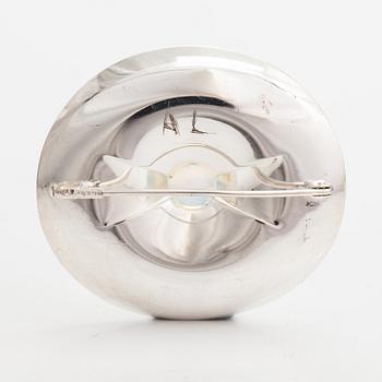 Elis Kauppi, A silver brooch with opal glass pearl. Kupittaan kulta, Turku 1961.